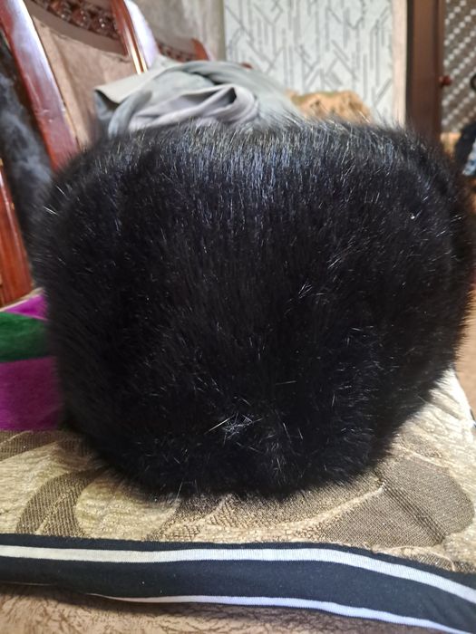 Продоется норкавая шапка