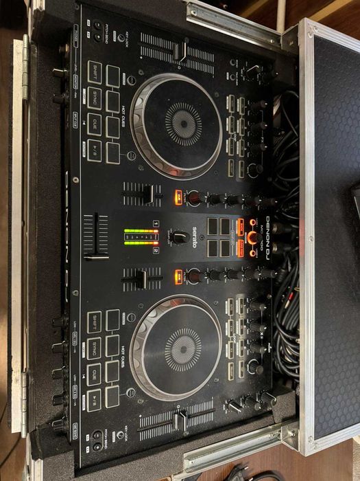 Denon MC4000 конзола дж контролер