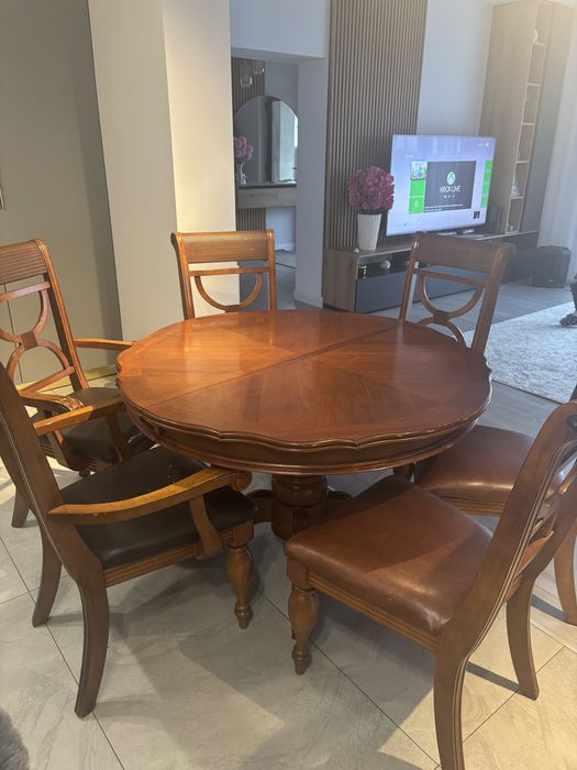 Set  masa cu 6 scaune din lemn masiv