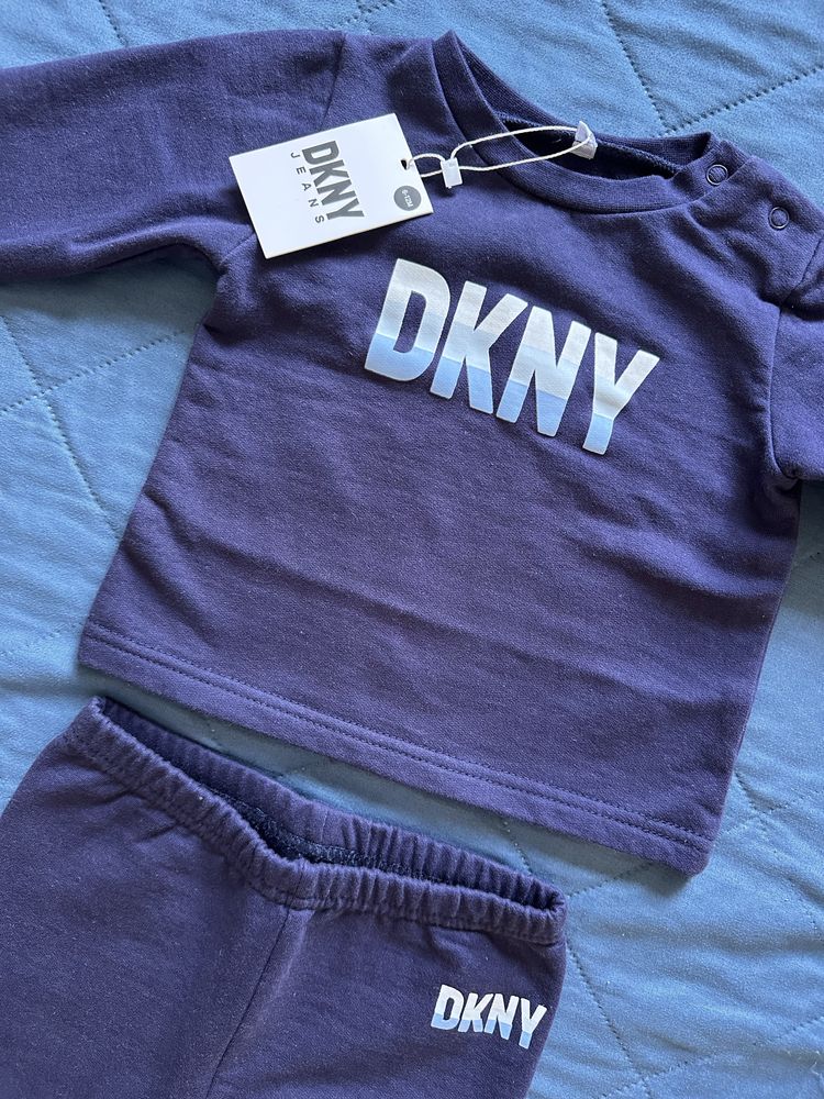DKNY бебешко екипче размер 6-12 месеца НОВО