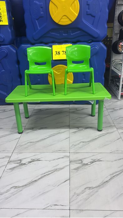 Детский стол и стулия комплект