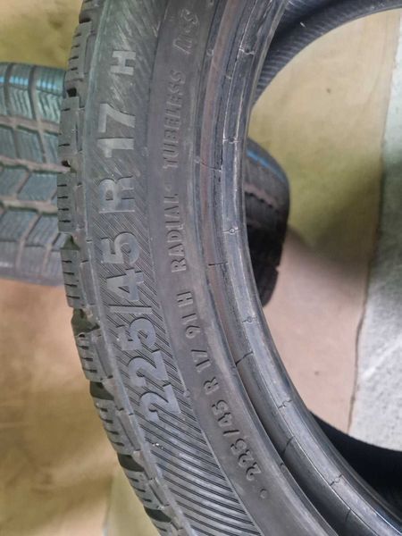 2 Barum R17 225/45
зимни гуми
DOT2917