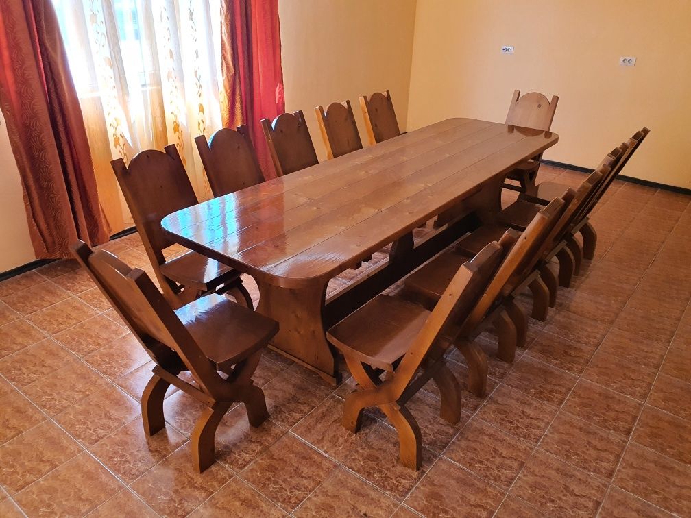 Set "FLORENTINA" masa cu 12 scaune . Mobilier lemn masiv