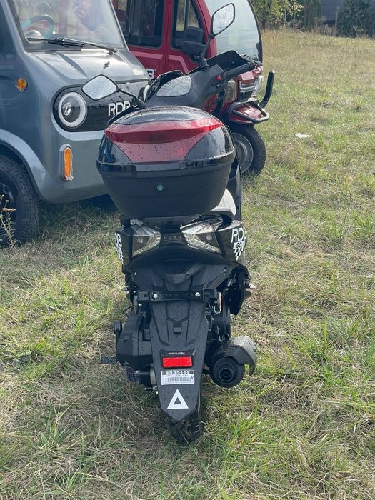 Scuter pe benzina, fără permis