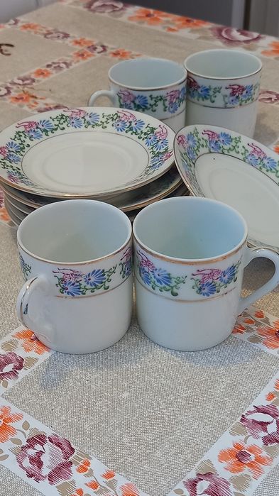 Set cafea cu 4 cescute+6 farfurioare porțelan fin chinezesc,stare perf