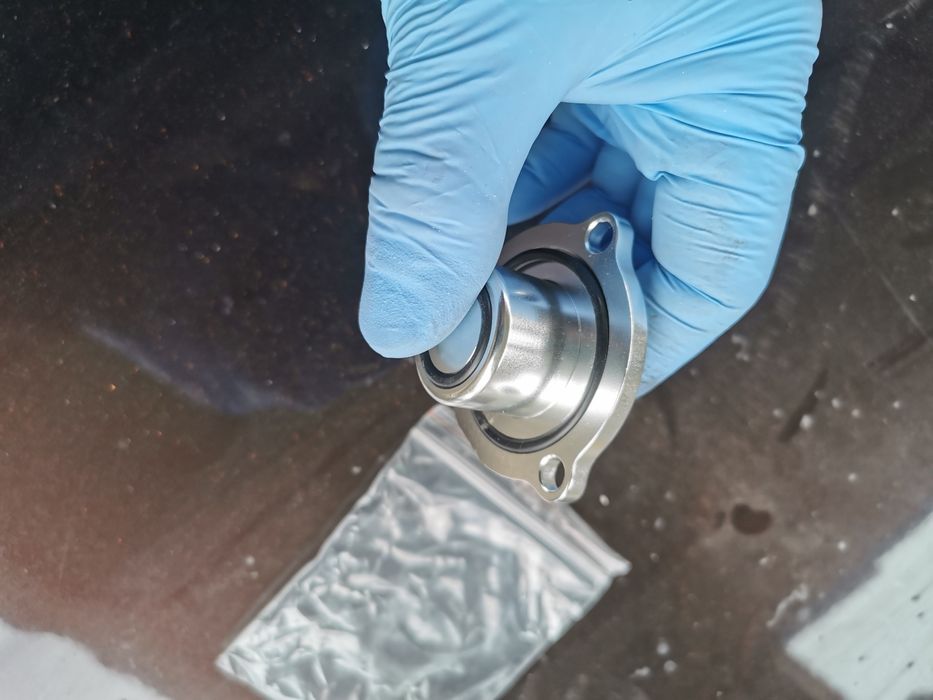 Тапа на мястото на блоу оф opel