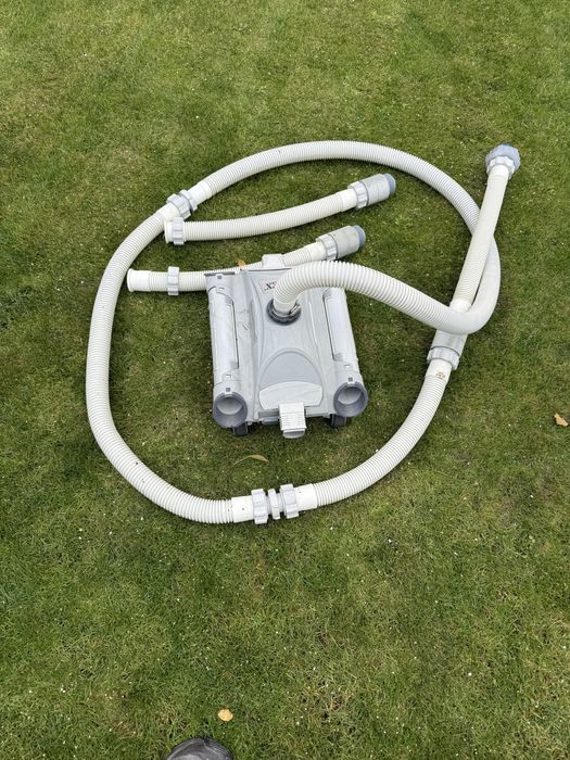 Aspirator automat pt piscine mici