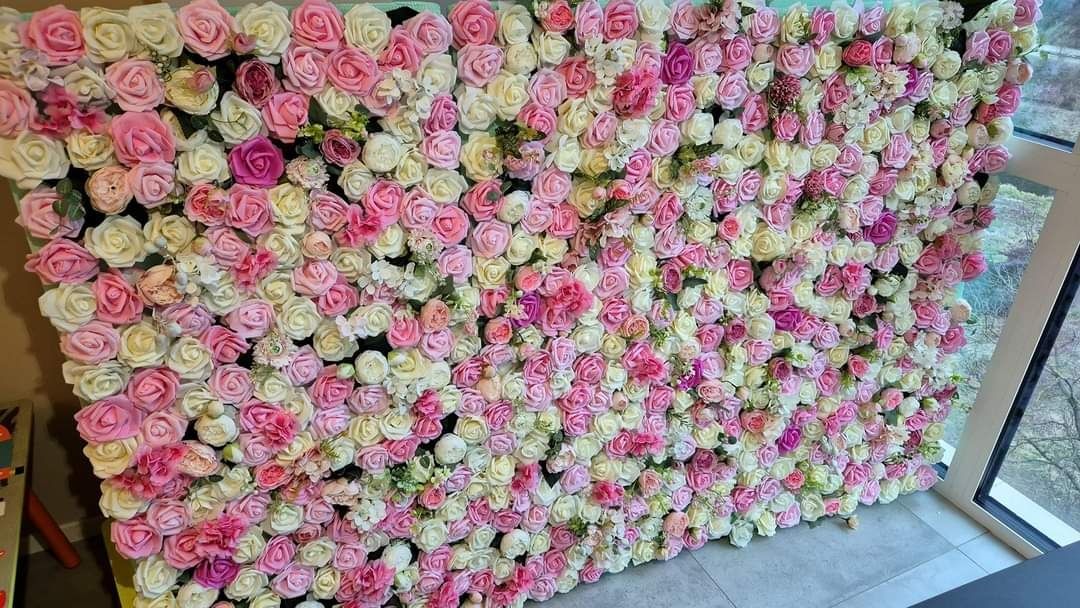 Стена от рози под наем