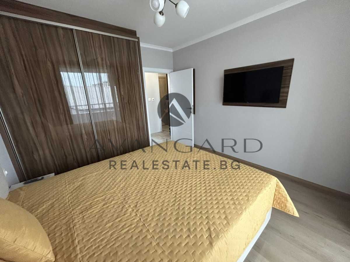 Продава се Двустаен апартамент в Пловдив, Център - 67 кв.м за 2359 €/кв.м - Снимка #7