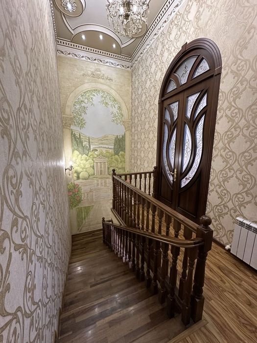 Izza massivda Uglavoy 6 sotix 9 xona yahshi remont