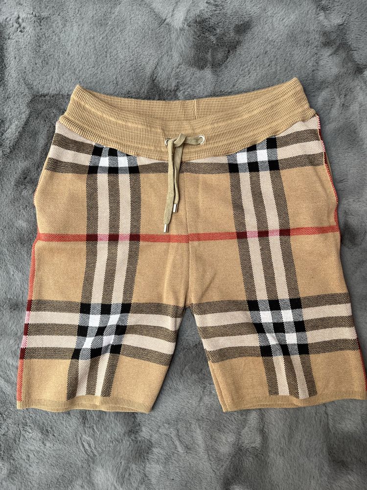 Compleu Burberry