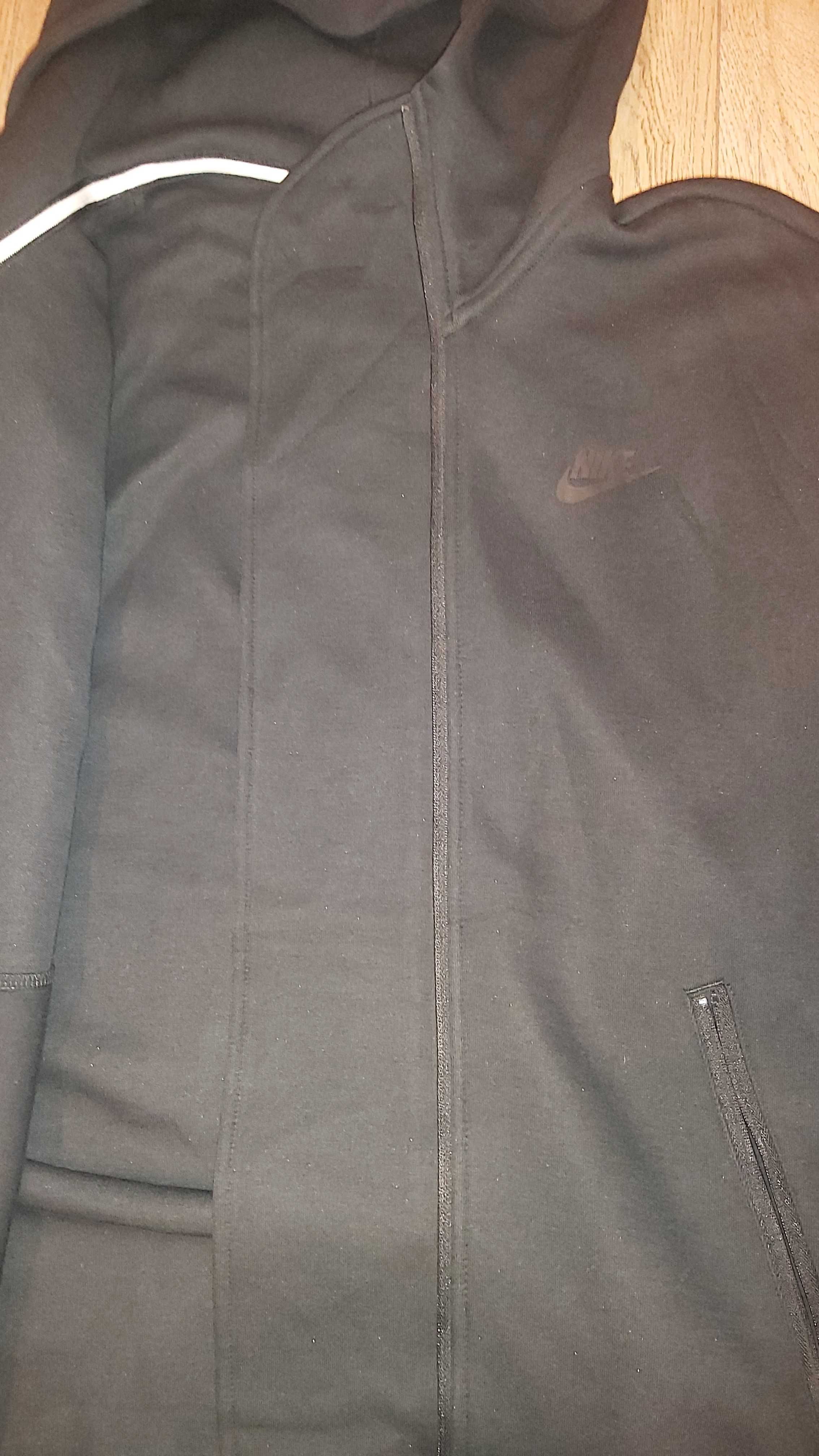 Дамско Горнище Nike Tech Fleece - Размер L (OVERSIZED)