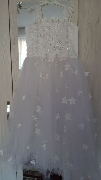 Платье бальное, в хорошем состоянии