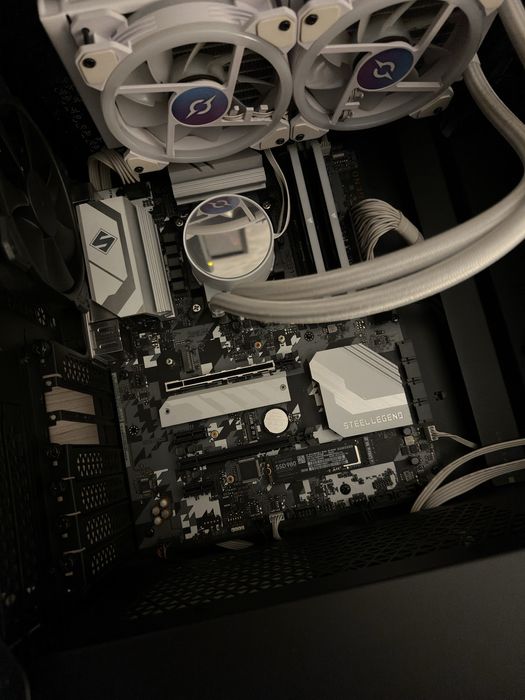 KIT I7-10700KF, AsRock B560, 32GB RAM DDR4 3200, AIO White 240 Aqirys