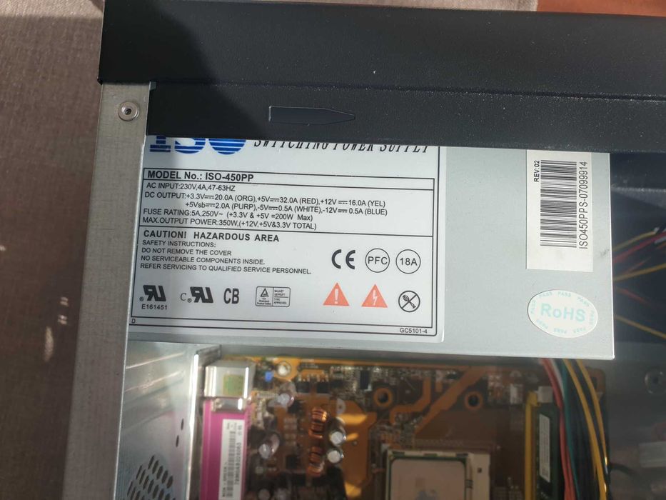 Лот компютърни кутии със захранвания и дънни платки