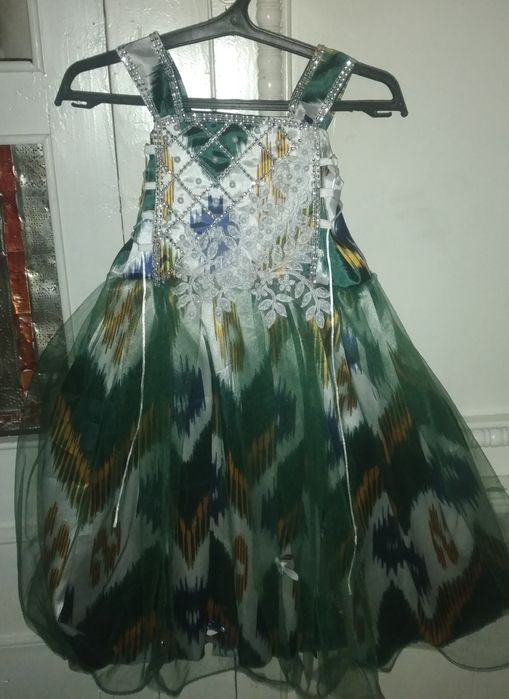 3,4 yoshdigi qizlani ko'ylegi 2martta kiyilgan