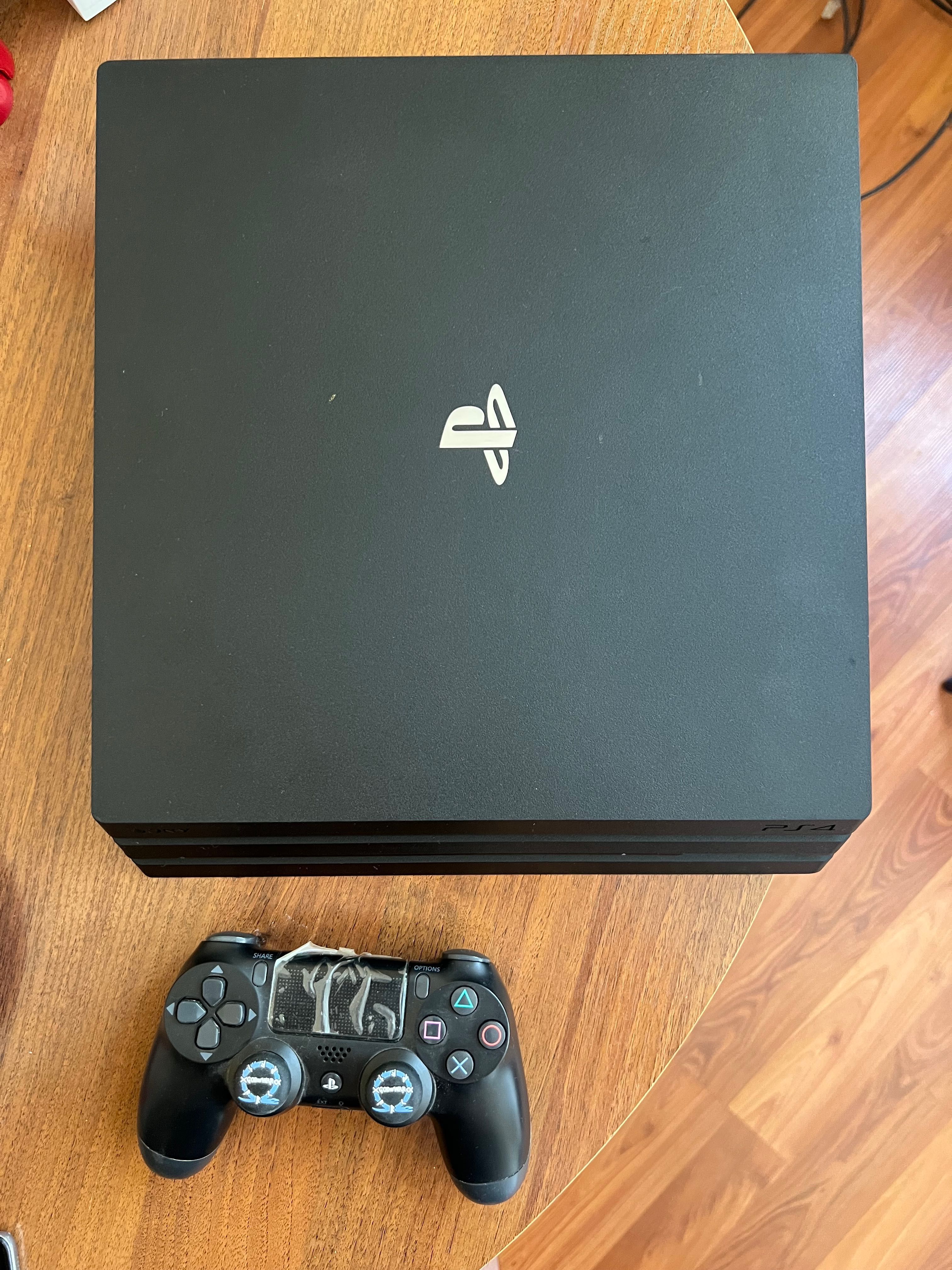 Продается PlayStation 4 PRO в хорошем состоянии!