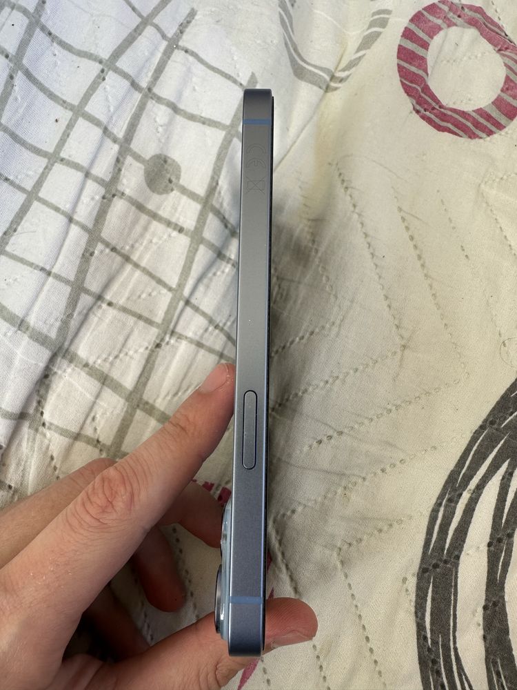 Продавам Iphone 14