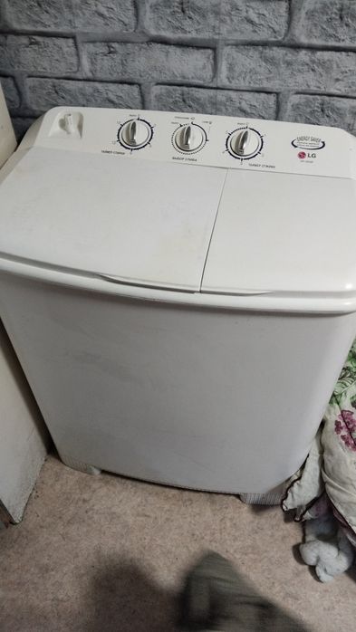 Продам стиральную машину полуавтомат  LG