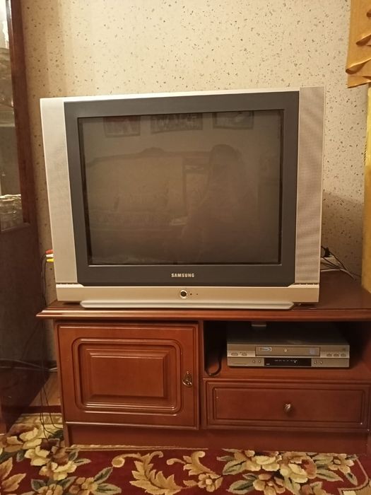 Продаётся телевизор+DVD