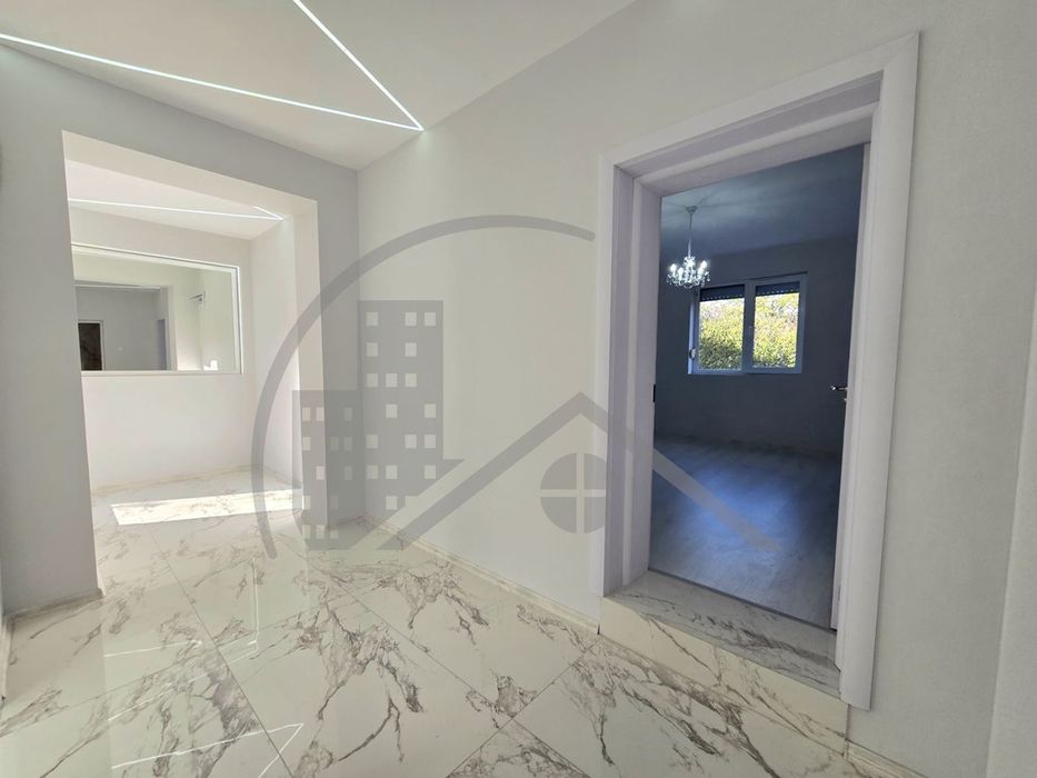 Продава се Етаж от къща в Добрич, Червената пръст - 100 кв.м за 1530 €/кв.м - Снимка #2