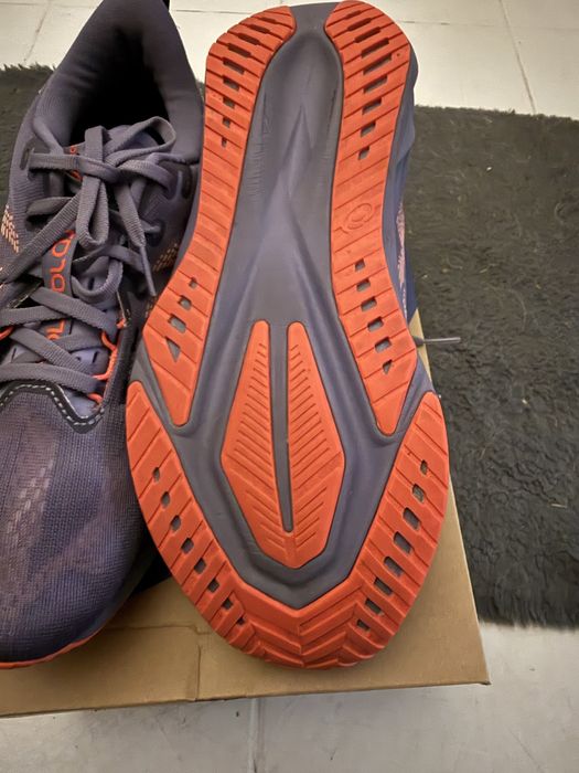 Asics Novablast 5,nr.44,ca noi.