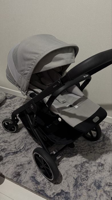 Продам коляску Cybex