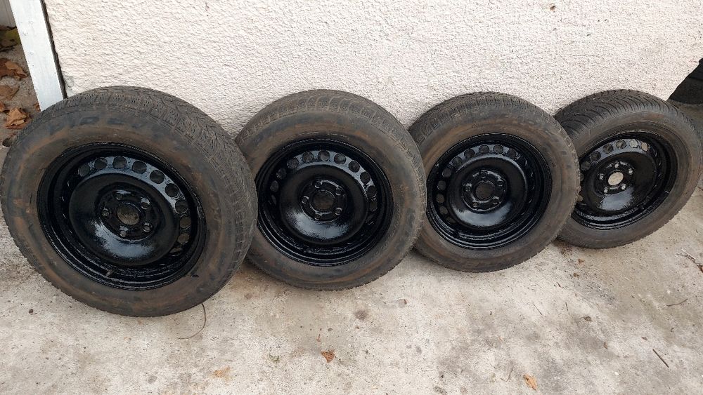 4 Jante tablă pe 15" 5 x 112 echipate cauciucuri iarnă