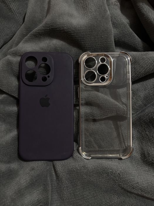 Продам чехлы на айфон 14 pro цена за два чехла 2500