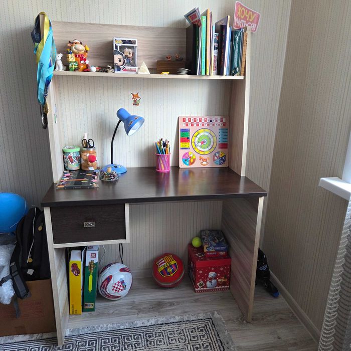 Продам письменный стол