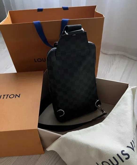 Чанта Louis Vuitton Avenue Sling Bag – Monogram Eclipse Canvas