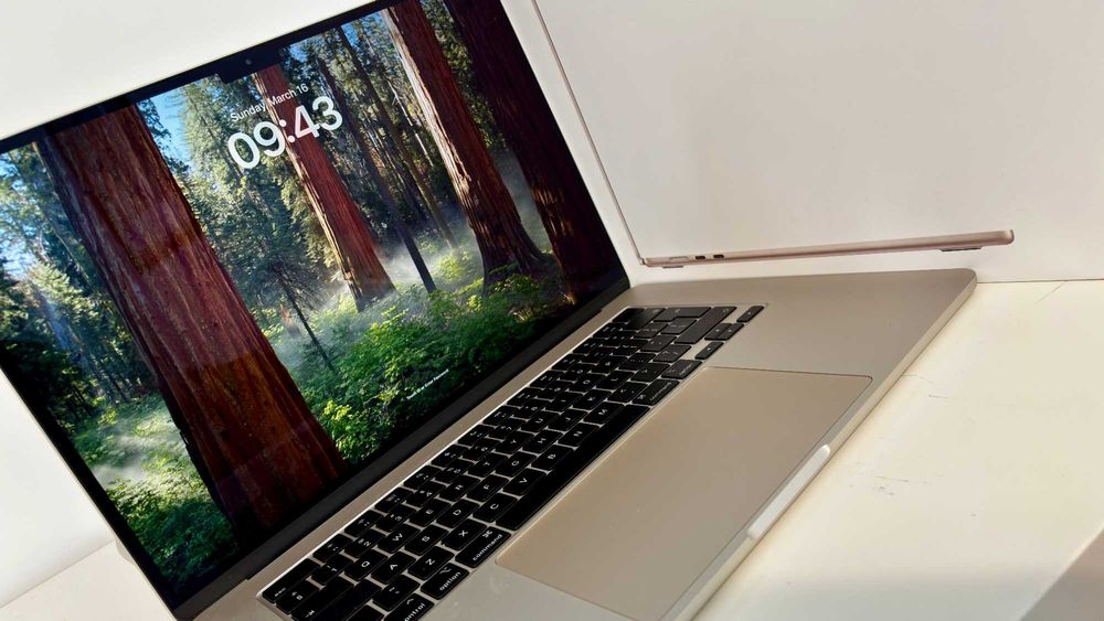 MacBook Air M3 2024, 8GB RAM, 256GB SSD – Stare impecabilă