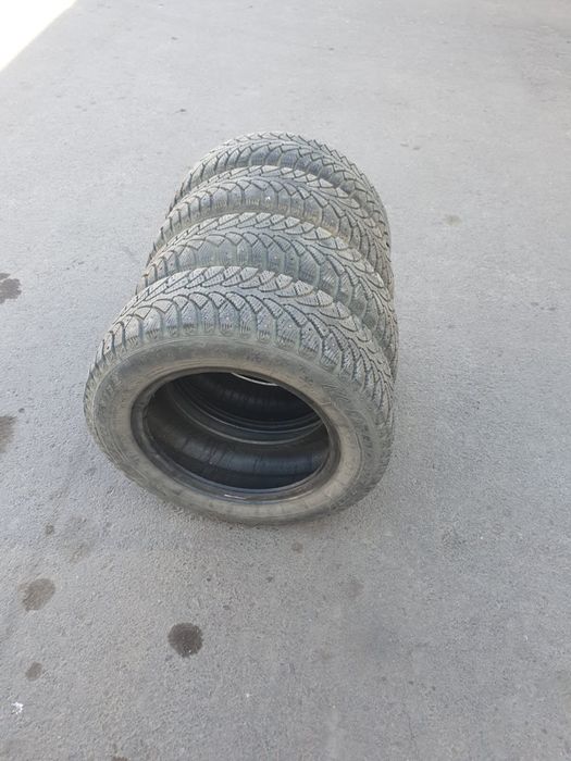 Зимние шины продам