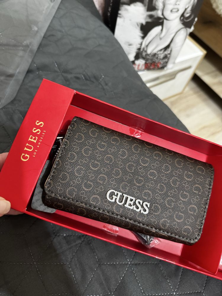 Дамско портмоне Guess