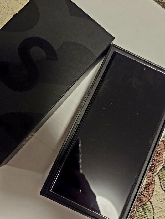 Продам  телефон Samsung s 22 ultra