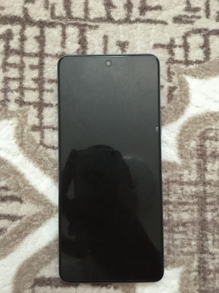 Продавам Huawei Nova 9 SE