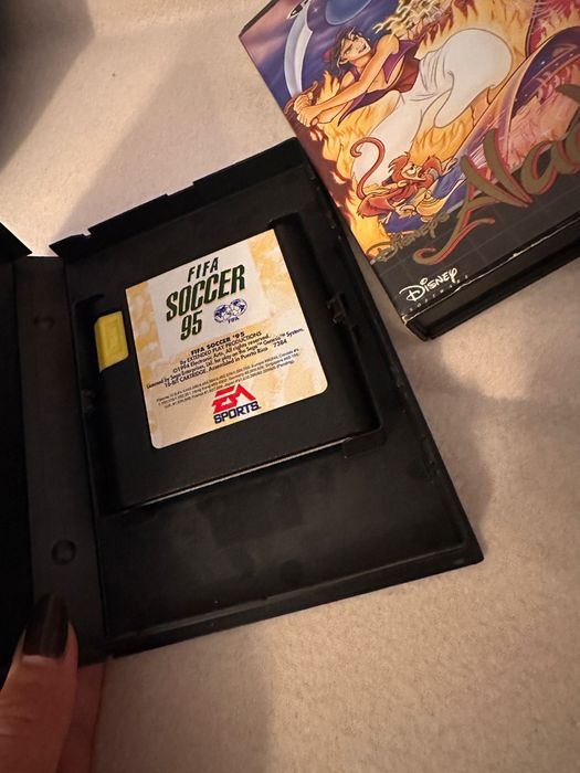 Sega Mega Drive II original + 2 controllere + 3 jocuri originale