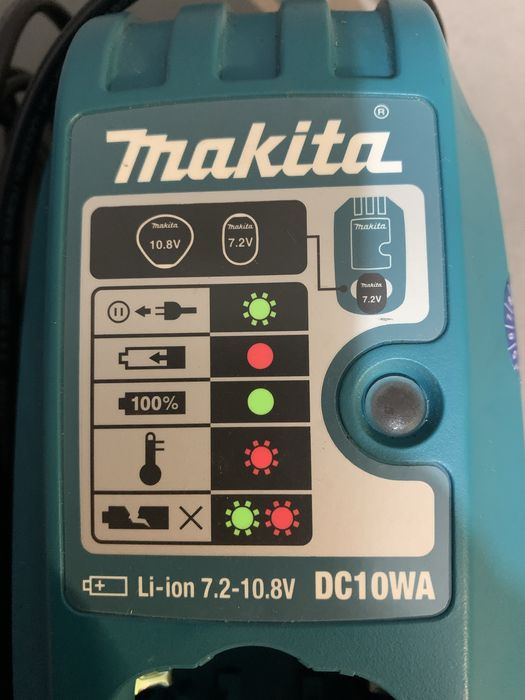 De vânzare încărcător Makita DC 10WA