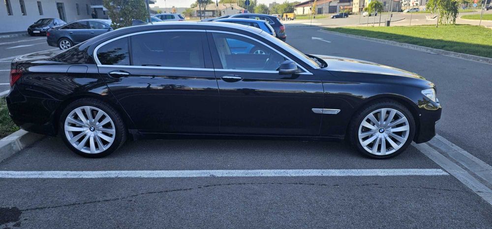 BMW 750 LD xDrive 381 CP