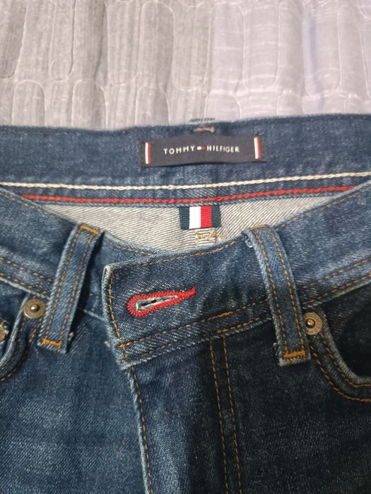 Джинсы Tommy Hilfiger, размер 28,по 150 тысяч