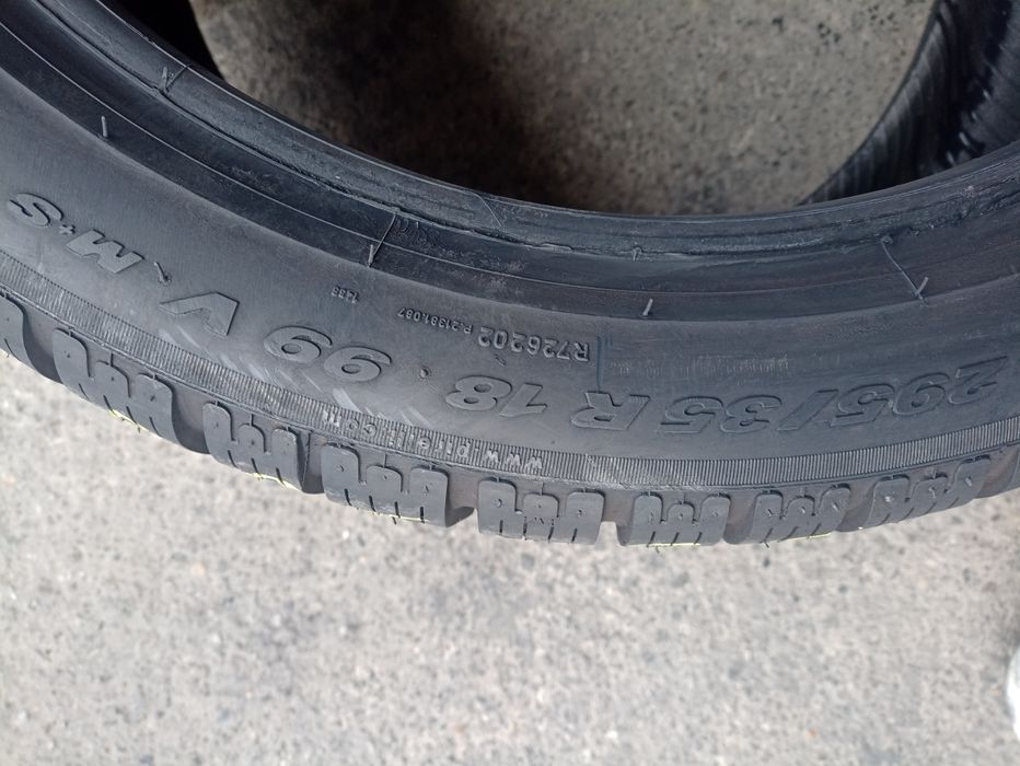2 anvelope NOI de iarna Pirelli 295/35 R18