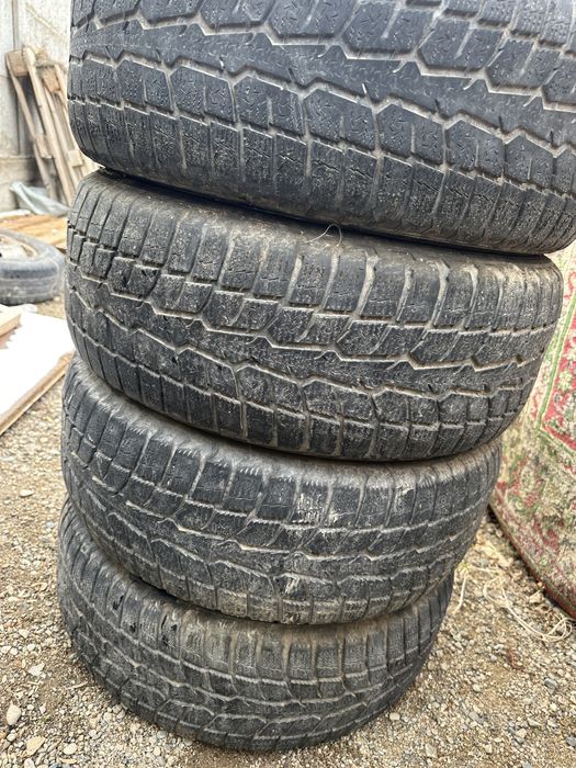 Четыре зимней резины