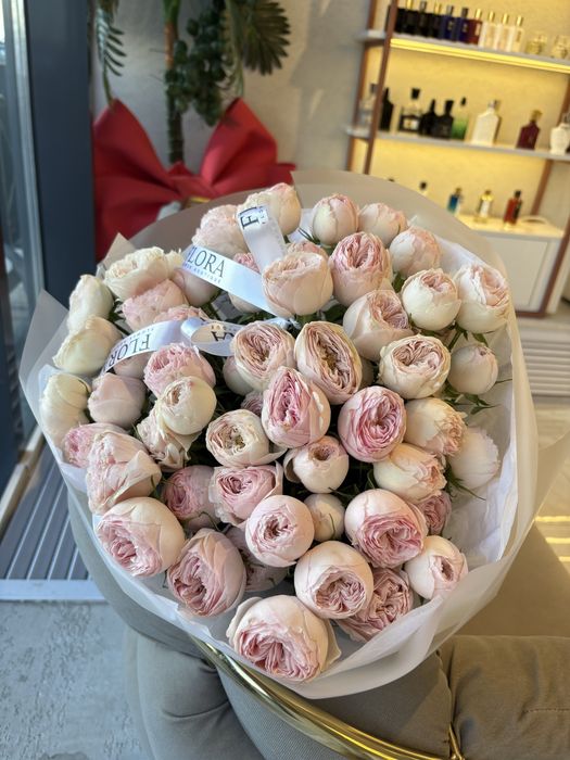 Продам букет из пионовидных кустовых роз