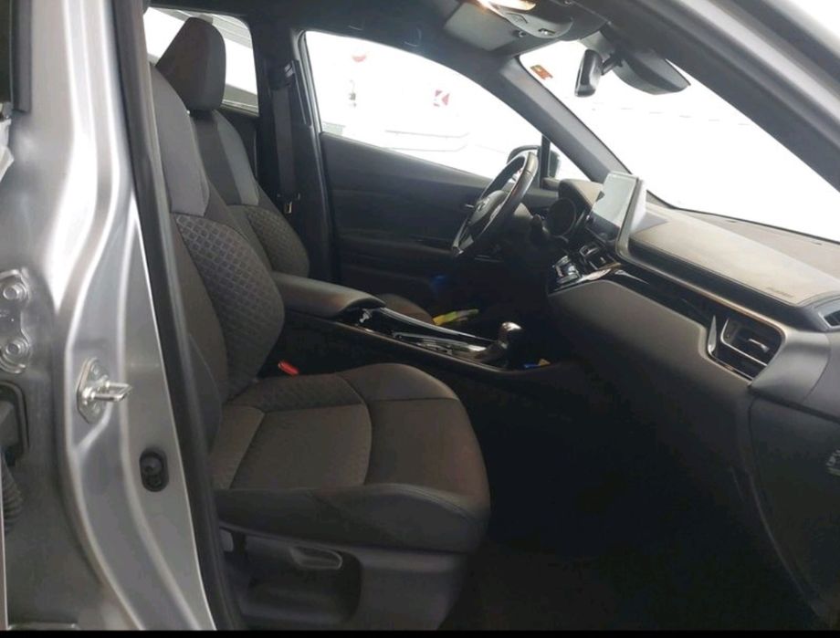 Toyota C-HR 1.8 hybrid