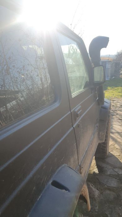 Mașină Suzuki Samurai