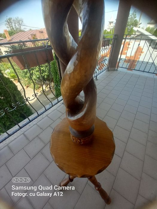 Lampadar sculptat manual (veioza) lemn masiv înaltime 1,65m