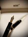 Stilou Montblanc aur