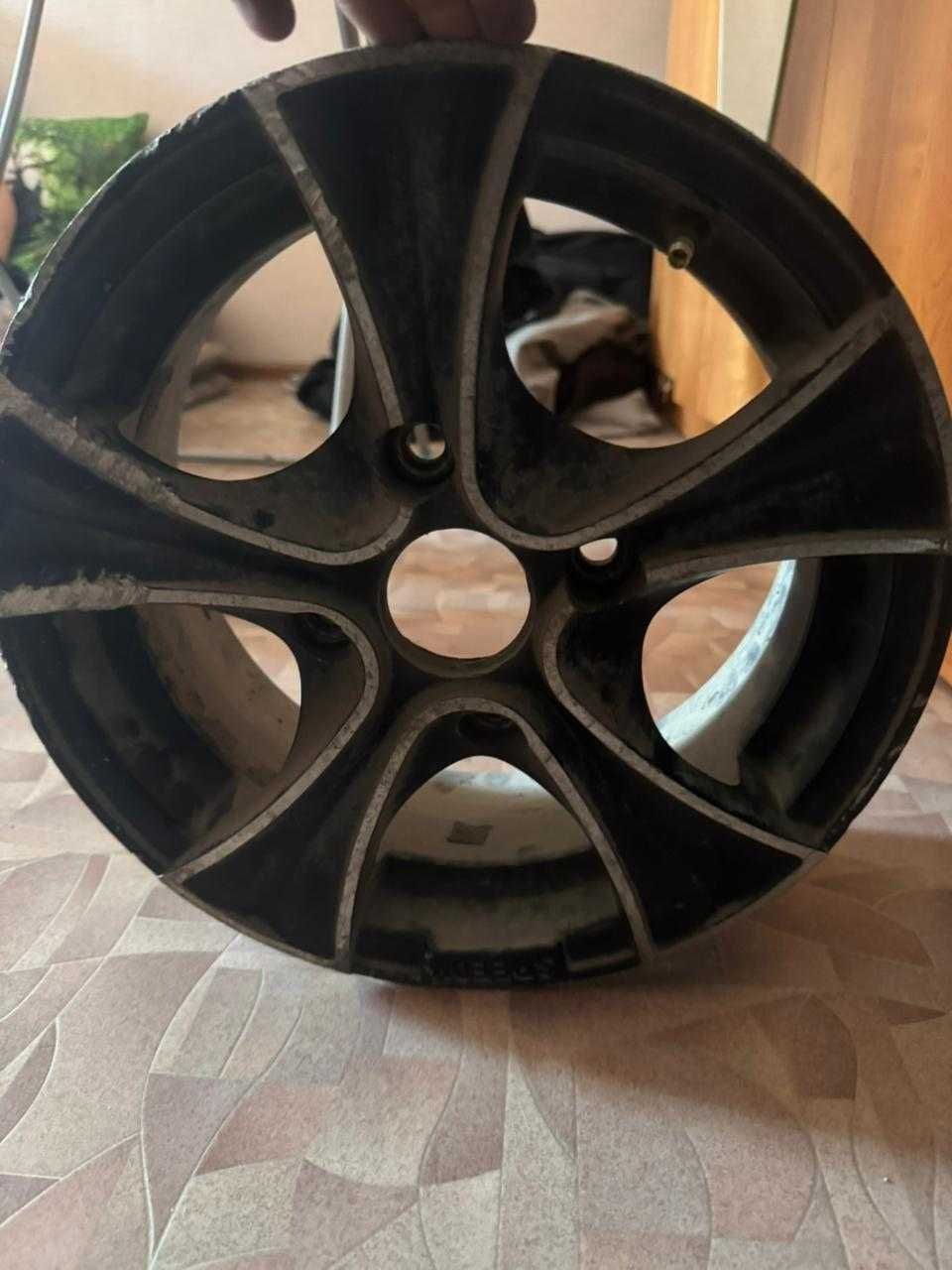 Продам четыре диска r13