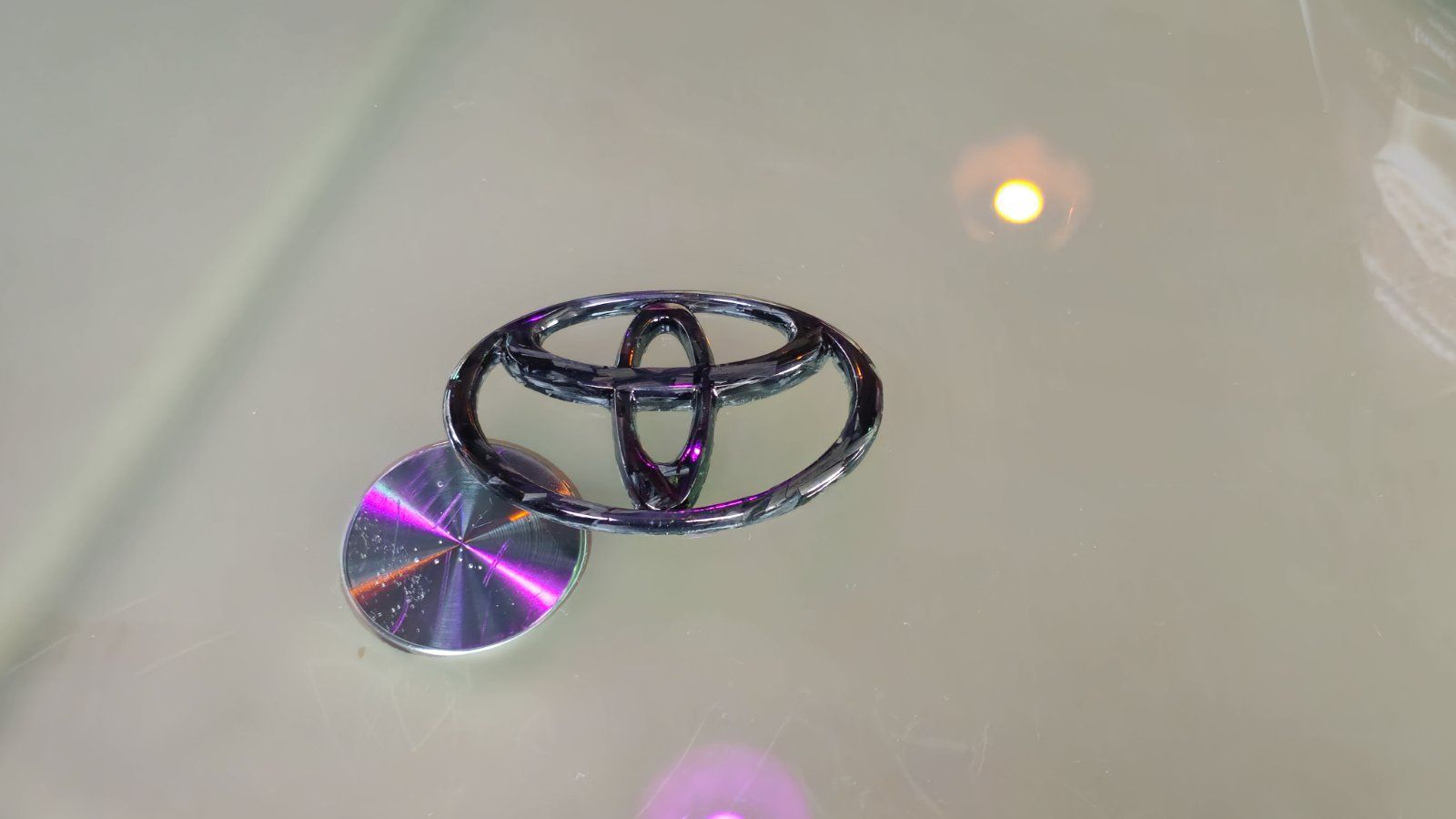 Емблема toyota от истински карбон
