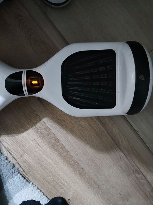 Vând hoverboard alb